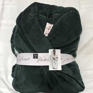 Brand new XS/S Victoria Secret forest green robe